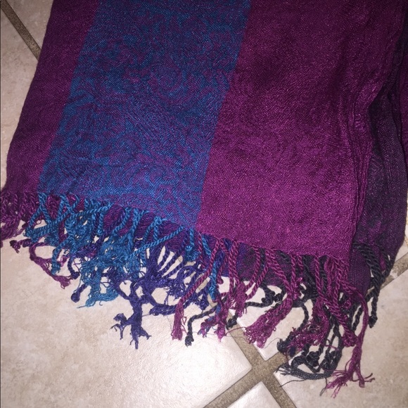 Scarf - Picture 2 of 6